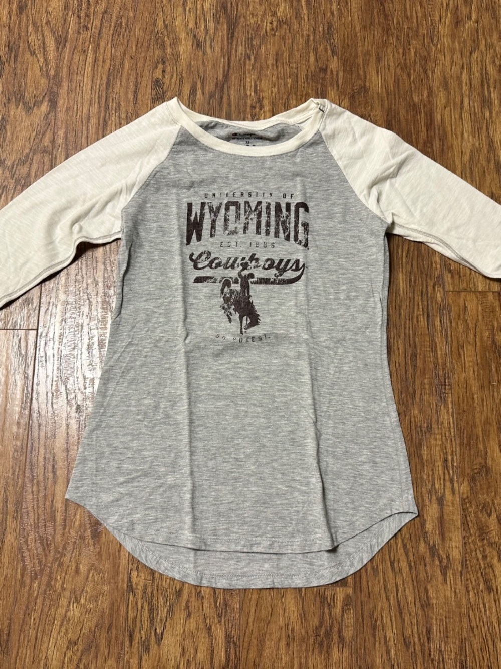 Women's Champion "Wyoming Cowboys" Long Sleeve Shirt Grey & Ivory Size XS